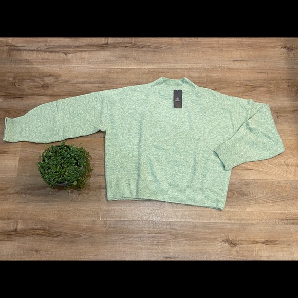 Woolen Bloom Mock Neck Loose Sweater - Picture 1 of 3